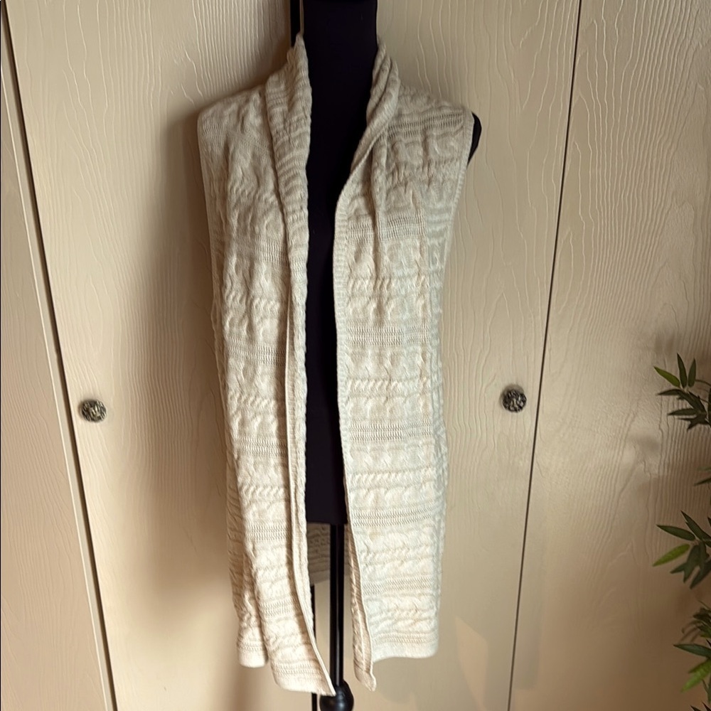 Women's Cream Knit Sleeveless Cardigan